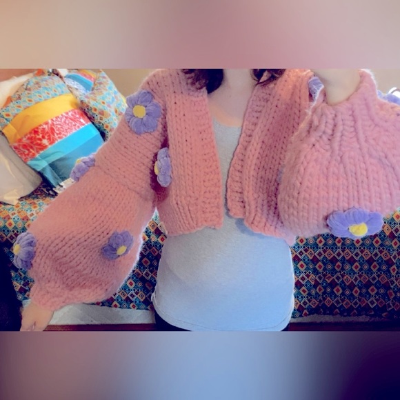 Chunky Knit Light Pink Daisy Cardigan - Picture 4 of 5